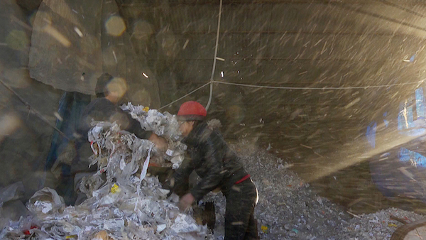 专访《塑料王国》导演王久良：消费主义社会的垃圾问题无解