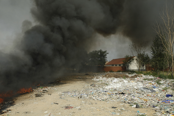 专访《塑料王国》导演王久良：消费主义社会的垃圾问题无解