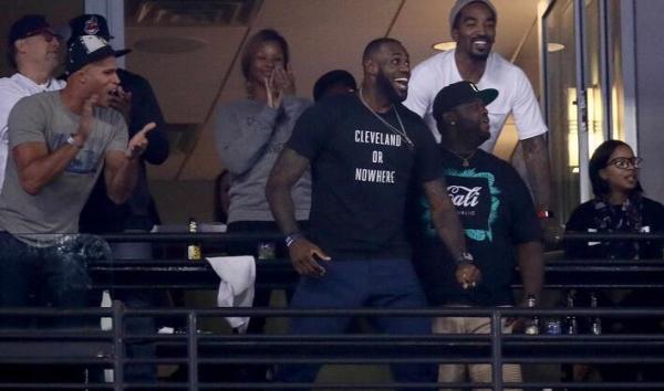 《体育画报》年度特写 | 詹姆斯，一个人如何改变一座城