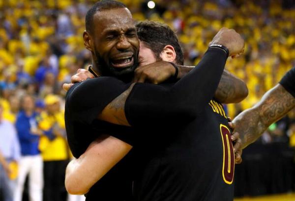 《体育画报》年度特写 | 詹姆斯，一个人如何改变一座城