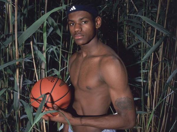 《体育画报》年度特写 | 詹姆斯，一个人如何改变一座城