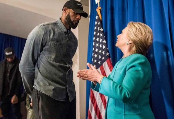 《体育画报》年度特写 | 詹姆斯，一个人如何改变一座城