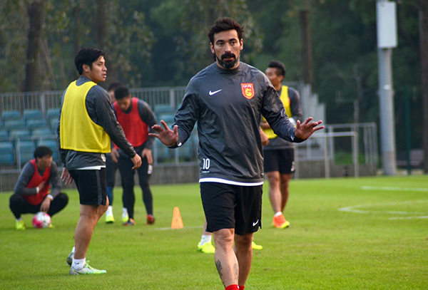 拉维奇的“2亿年薪”伤害了谁？中超必须要设置“工资帽”了