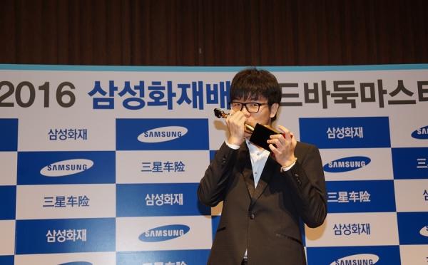 “我还是要专注于和人类的比赛”，柯洁让爸爸感叹长大了