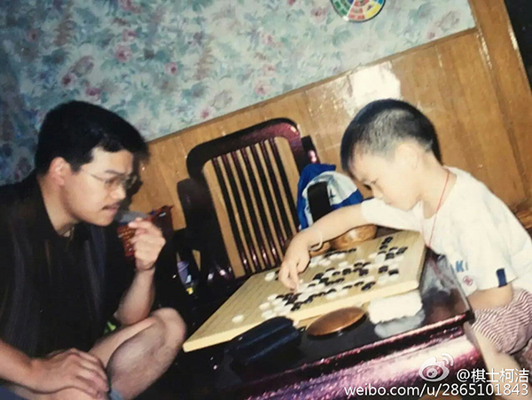 “我还是要专注于和人类的比赛”，柯洁让爸爸感叹长大了