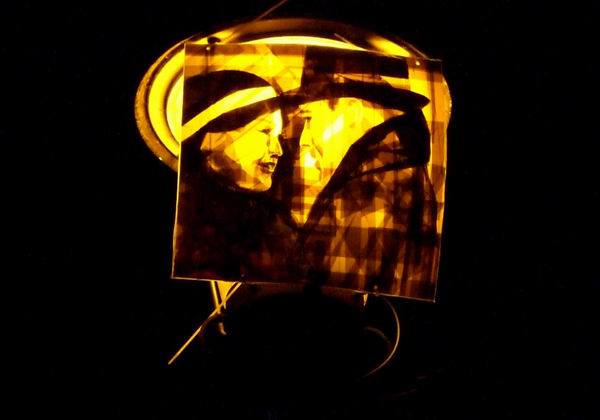 胶带作画，勾勒复古而醉人的城市夜色