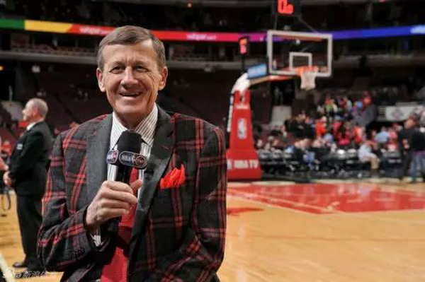 一个记者的去世为何引来整个NBA悼念？走好，伟大的赛格