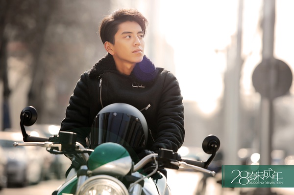 《28岁未成年》：笑过之后，只剩尴尬