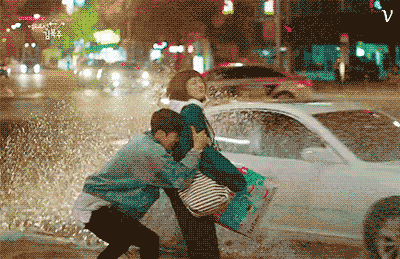 举重的姑娘，你威武雄壮