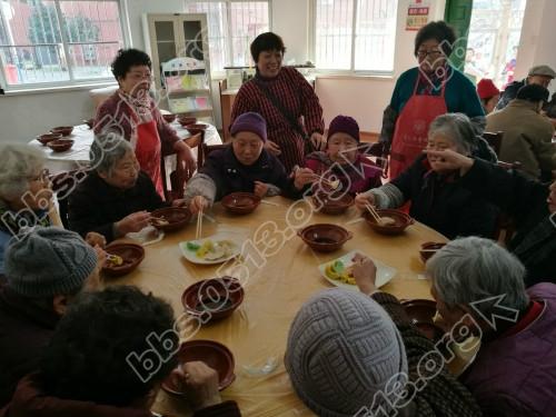 四季更替乐迎冬至 邻里互助真情如初3.jpg