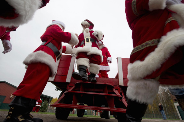 驾雪橇、养驯鹿只是基本技能，一枚专业圣诞老人如何养成？