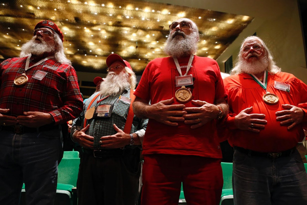 驾雪橇、养驯鹿只是基本技能，一枚专业圣诞老人如何养成？