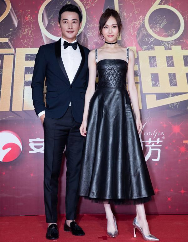 今年“国剧”不颁奖，那就和谐地赏红毯吧