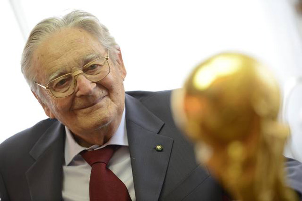 2016，这些传奇体育人与我们告别，甚至不告而别