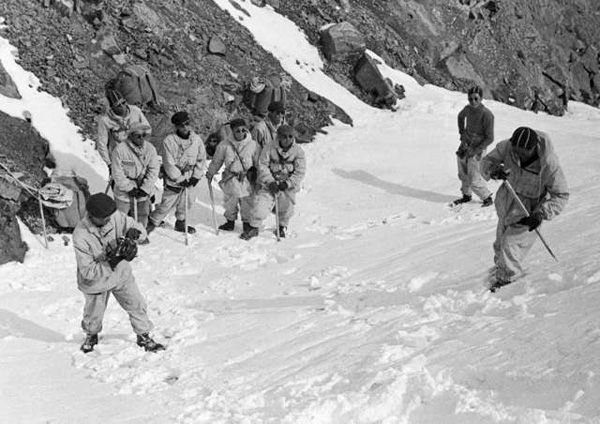 2016，这些传奇体育人与我们告别，甚至不告而别