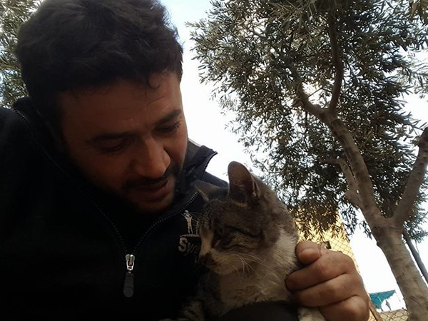 枪林弹雨里的净土！属于猫咪和孩子们的天堂