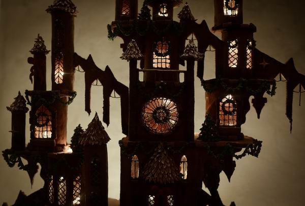 你的完美圣诞节，就差这个应有尽有的姜饼城堡了