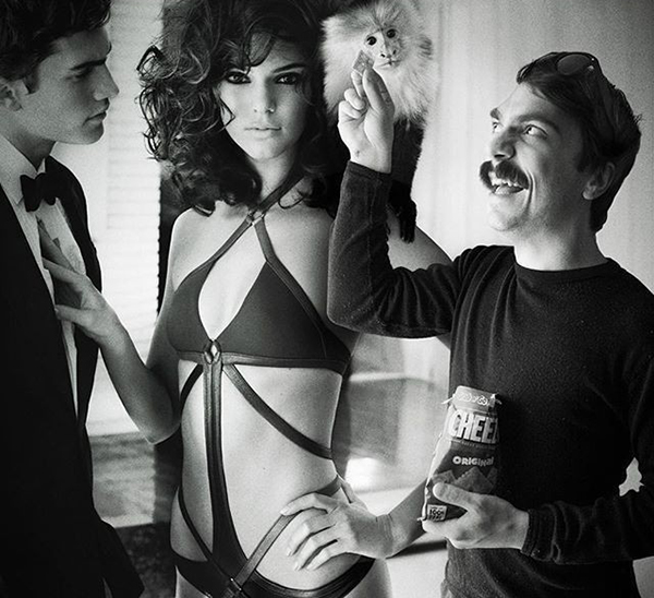 趣看｜想要P得深入骨髓，你必须先演技到位