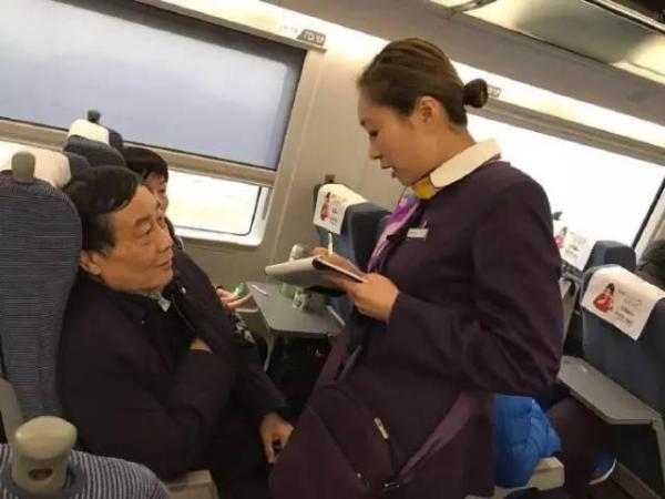 吴晓波：对任正非排队等出租、宗庆后坐动车二等座你怎么看