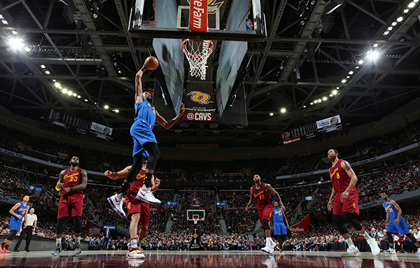 张佳玮｜骑士VS勇士：我们还能要求更刺激的圣诞大战吗？