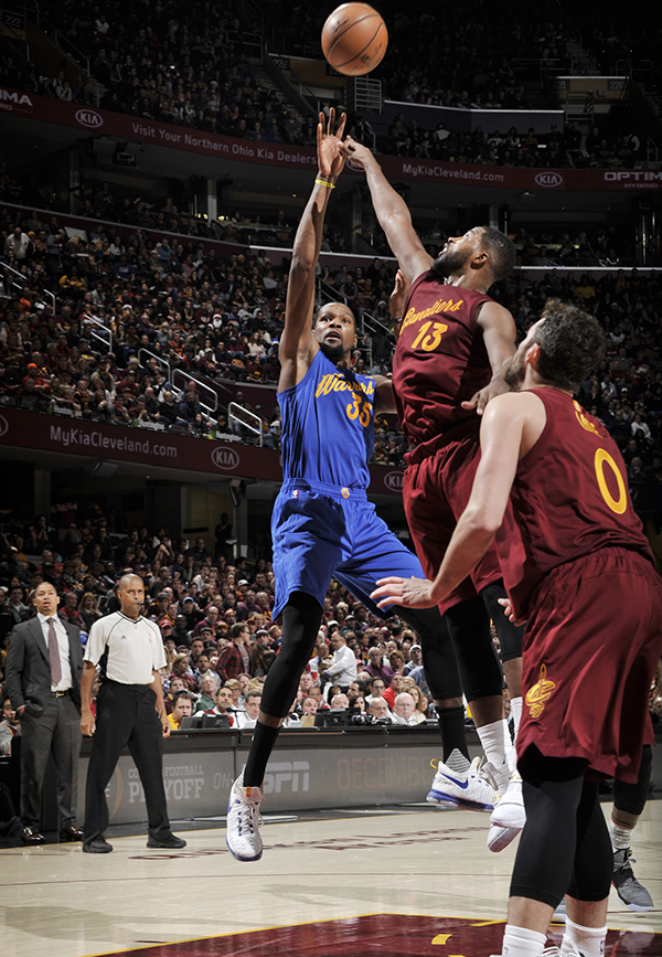 张佳玮｜骑士VS勇士：我们还能要求更刺激的圣诞大战吗？