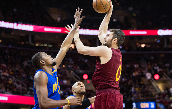 张佳玮｜骑士VS勇士：我们还能要求更刺激的圣诞大战吗？