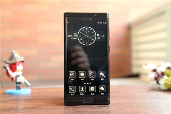金立新机定价16999元：首要原则贵过苹果，瞄准政商人群