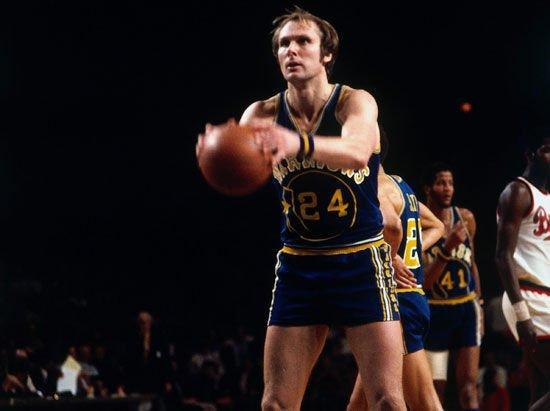 “端尿盆式”罚球重现NBA江湖！这项绝技你也值得拥有