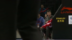 对话CBA最火“擦地哥”：3年做义工，家人说我脑子进水了