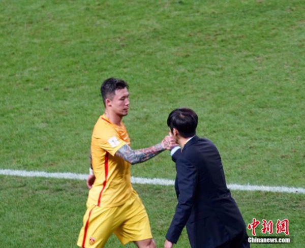 高洪波的2016年：他期待的国足“下半场”只有253天