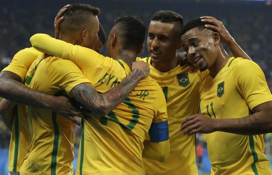 巴西国家队黑人血统的球员居多，图为参加2016年里约奥运会男足的巴西国奥队 /AP