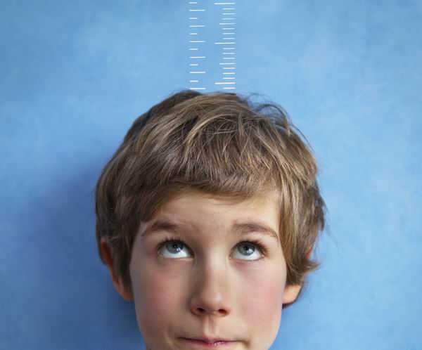 长高和节气也有关，正常儿童每年至少长高5厘米