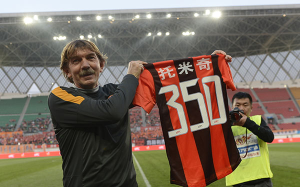 这名外教15年培养多名国门，患白血病他向中国发来求助信