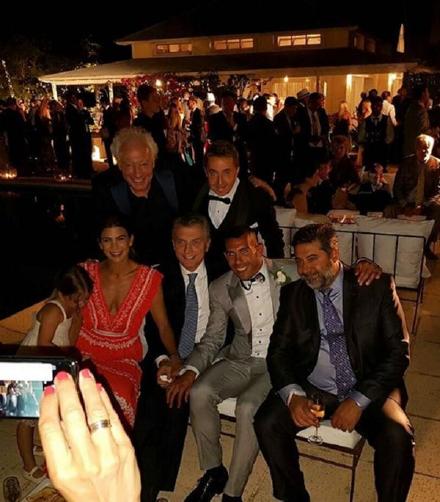 特维斯转会申花包含“秘密条款”，连阿根廷总统也做了暗示