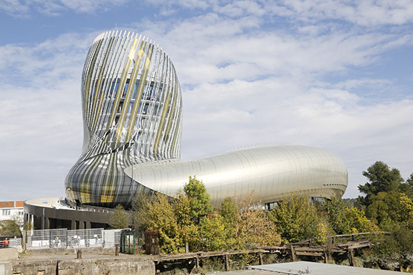 波尔多葡萄成熟时（中）