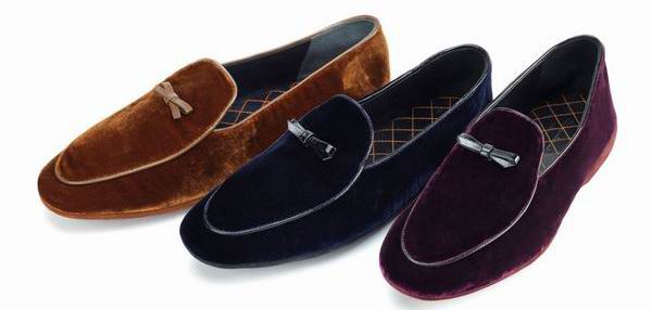 需要盛装出席的年会，男人穿件天鹅绒就搞定了