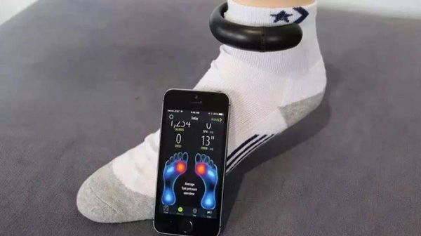 国外跑步装备智能到如此地步，我们怎么能还天天“裸跑”