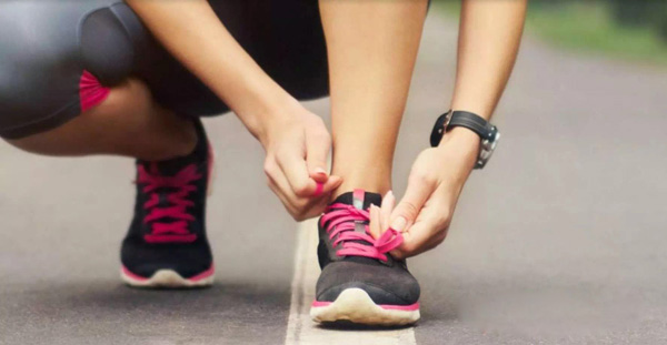 国外跑步装备智能到如此地步，我们怎么能还天天“裸跑”