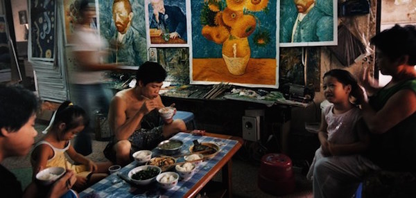 纪录片《中国梵高》荷兰上映：大芬村农民工画匠如何寻找梵高