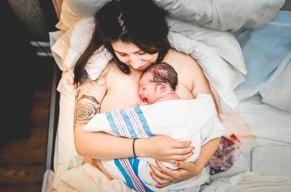 爱、痛苦与力量的瞬间，这些被见证的震撼生娃照