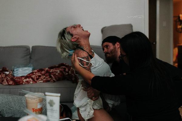 爱、痛苦与力量的瞬间，这些被见证的震撼生娃照