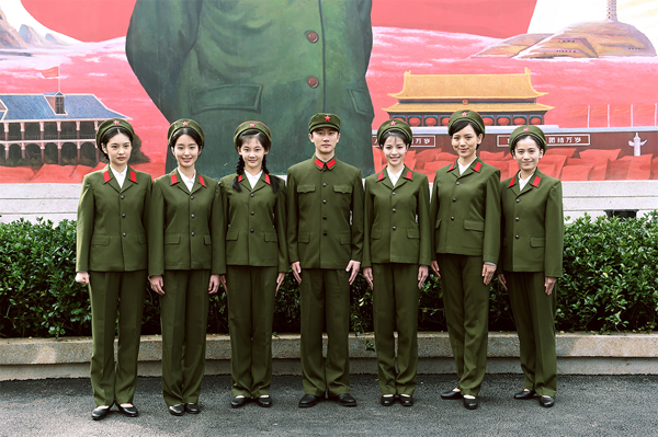 冯小刚新片《芳华》拒绝整容脸，严歌苓编剧黄轩主演