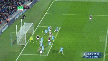 从巴萨“墙叔”沦为英超段子王，布拉沃是被瓜迪奥拉毁了？