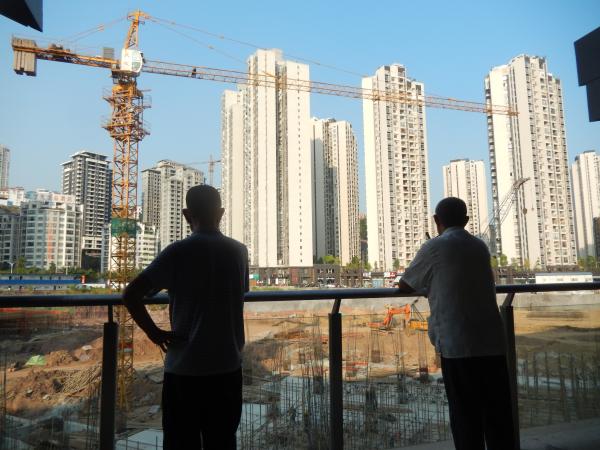 重庆连续两周新房成交超万套，有人打飞的去买房