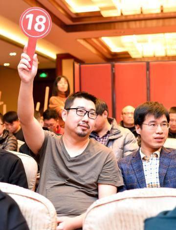 《盗墓笔记》作者南派三叔86800元拍得六和塔除夕夜头钟