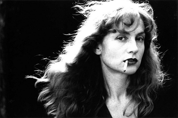 《她》让观众不适，但伊莎贝尔·于佩尔是当之无愧的影后