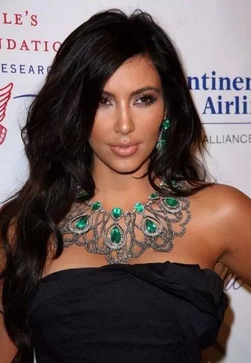 金·卡戴珊巴黎抢劫案最新进展：17人落网，年龄最大72岁