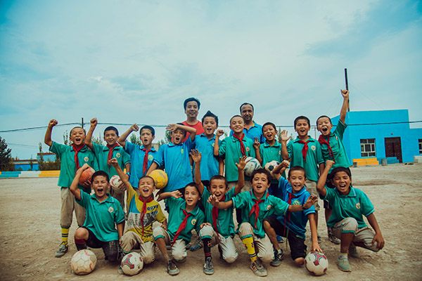 对话｜一个新疆草根导演和他的纪录片《中国最遥远的足球》