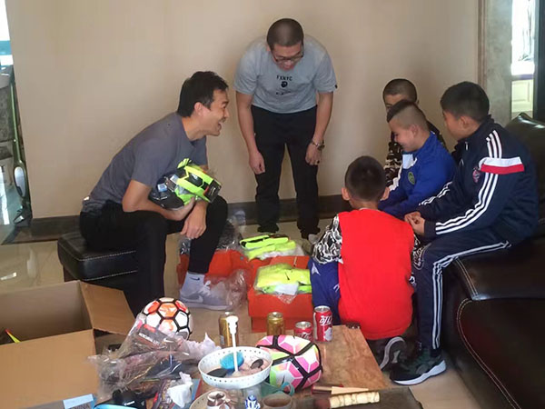 对话｜一个新疆草根导演和他的纪录片《中国最遥远的足球》