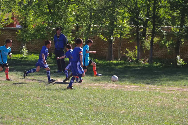 对话｜一个新疆草根导演和他的纪录片《中国最遥远的足球》